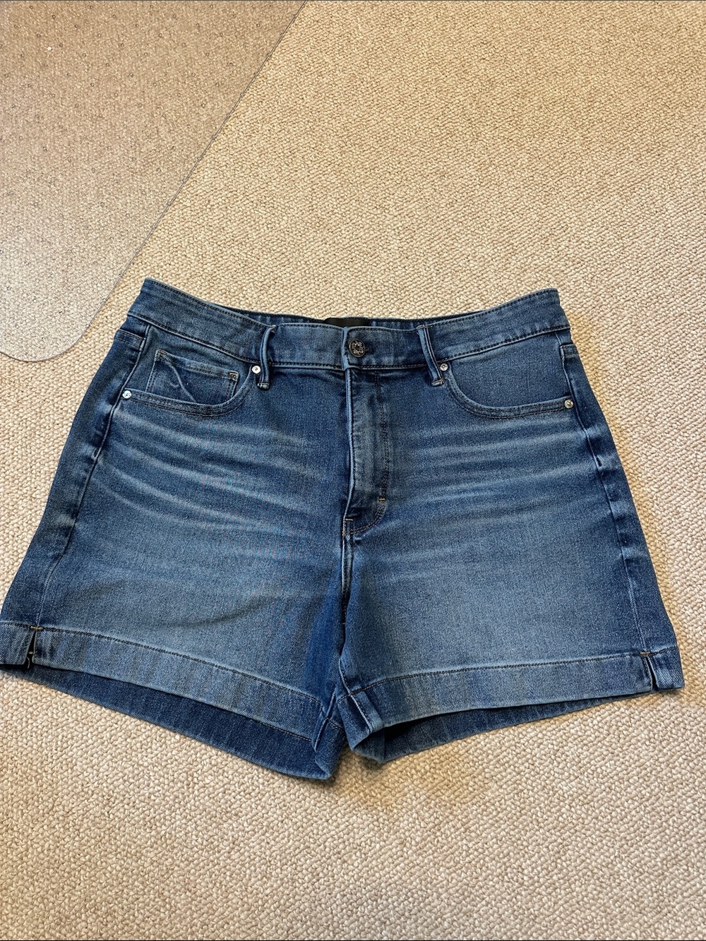 White House Black Market high rise 5” short size 12